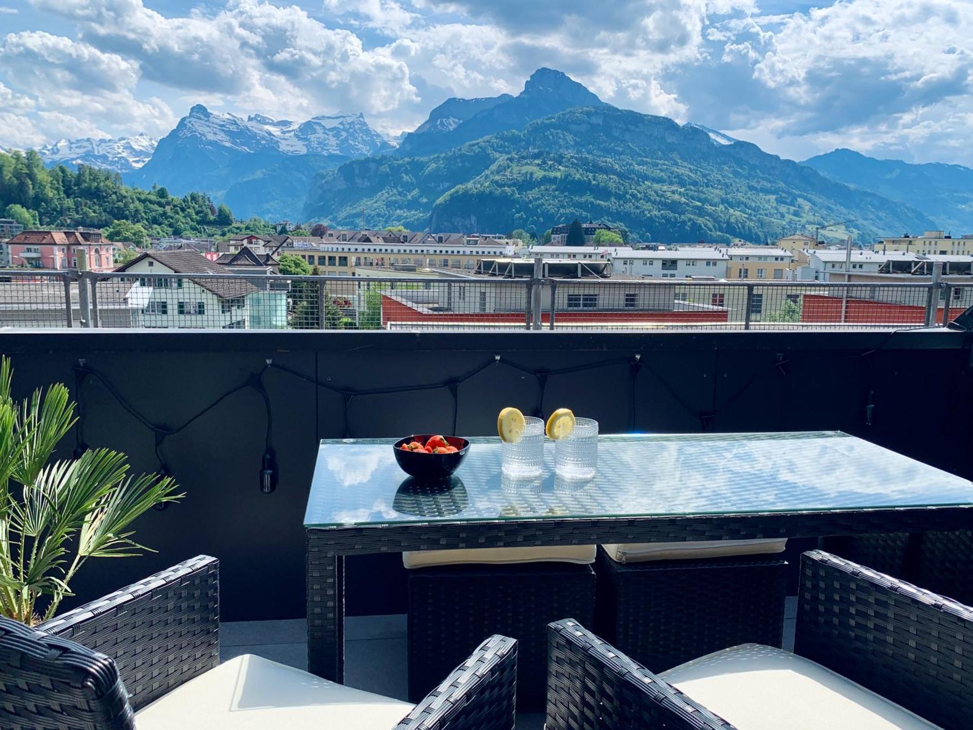 Luna O Mountainview O Pizzaoven Brunnen Exterior foto