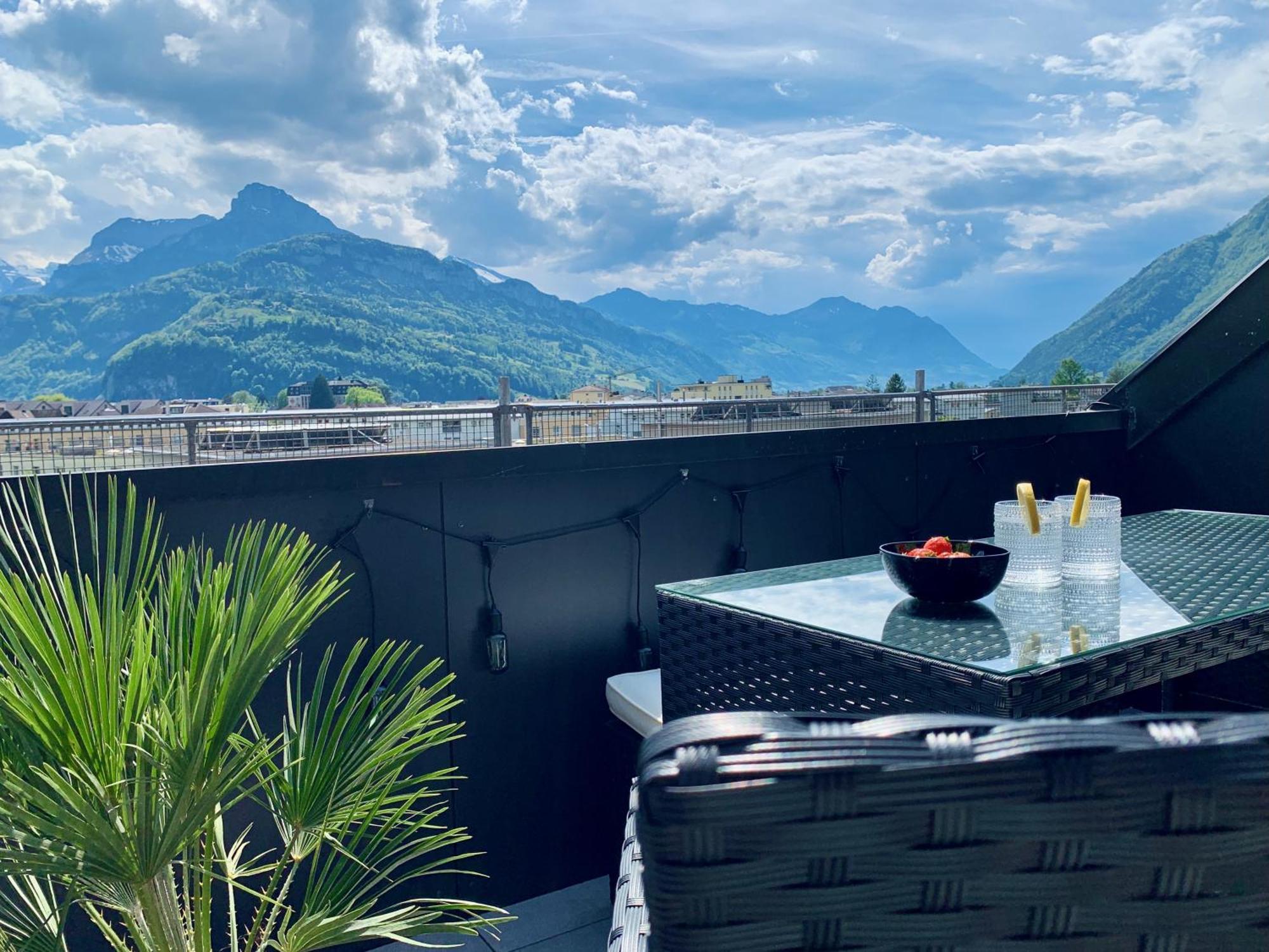 Luna O Mountainview O Pizzaoven Brunnen Exterior foto